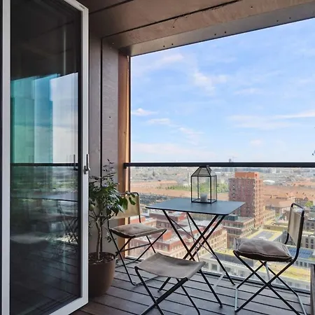 Spacious In V With Balcony