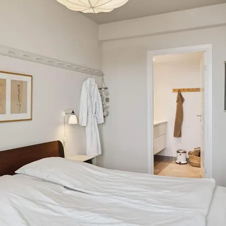 Spacious In V With Balcony *