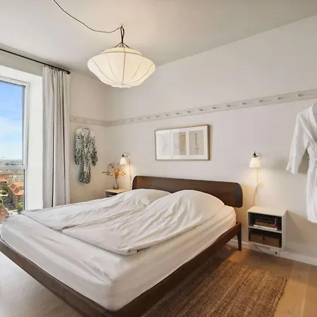 Spacious In V With Balcony *